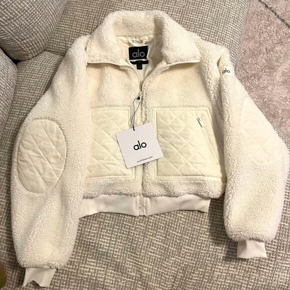 Alo Yoga Sherpa Edge Bomber White - Picture 5 of 5